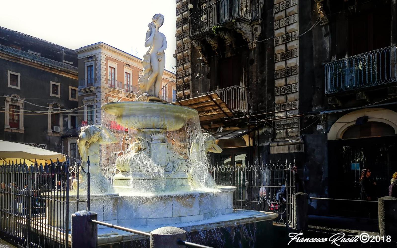 Clemente House Catania Centro Meravigliosa Camera Matrimoniale Exterior foto